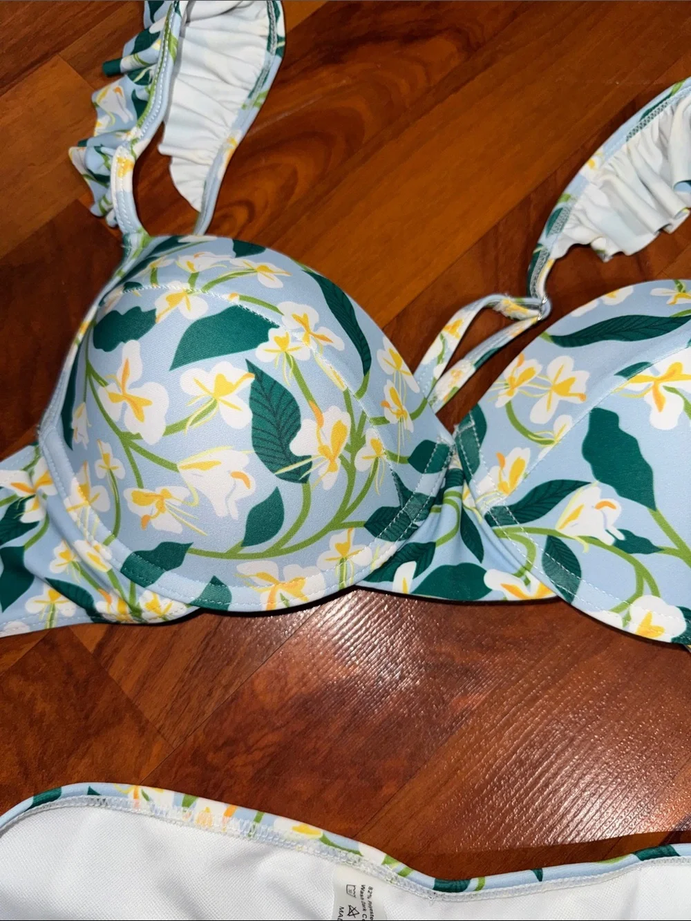 NWT Floral High-Waist Bikini Set with Matching Sarong L cover up
